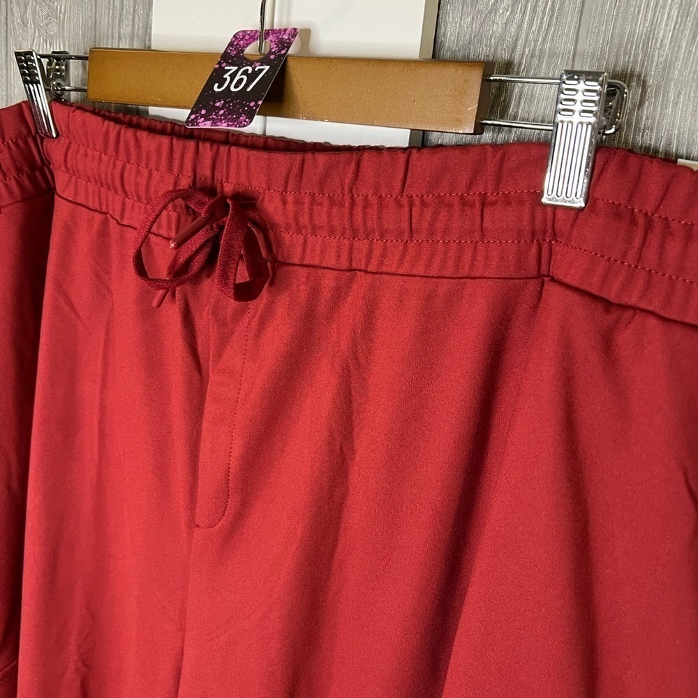 276. NWT Mondetta Ladies' Straight Leg Cargo Pant, Tibetan Red 2X Plus - Picture 5 of 9